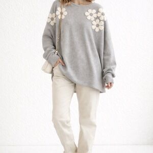 Plus Size 1X Gray Knit Sweater Floral Appliqué Dolman Sleeve Soft Boho